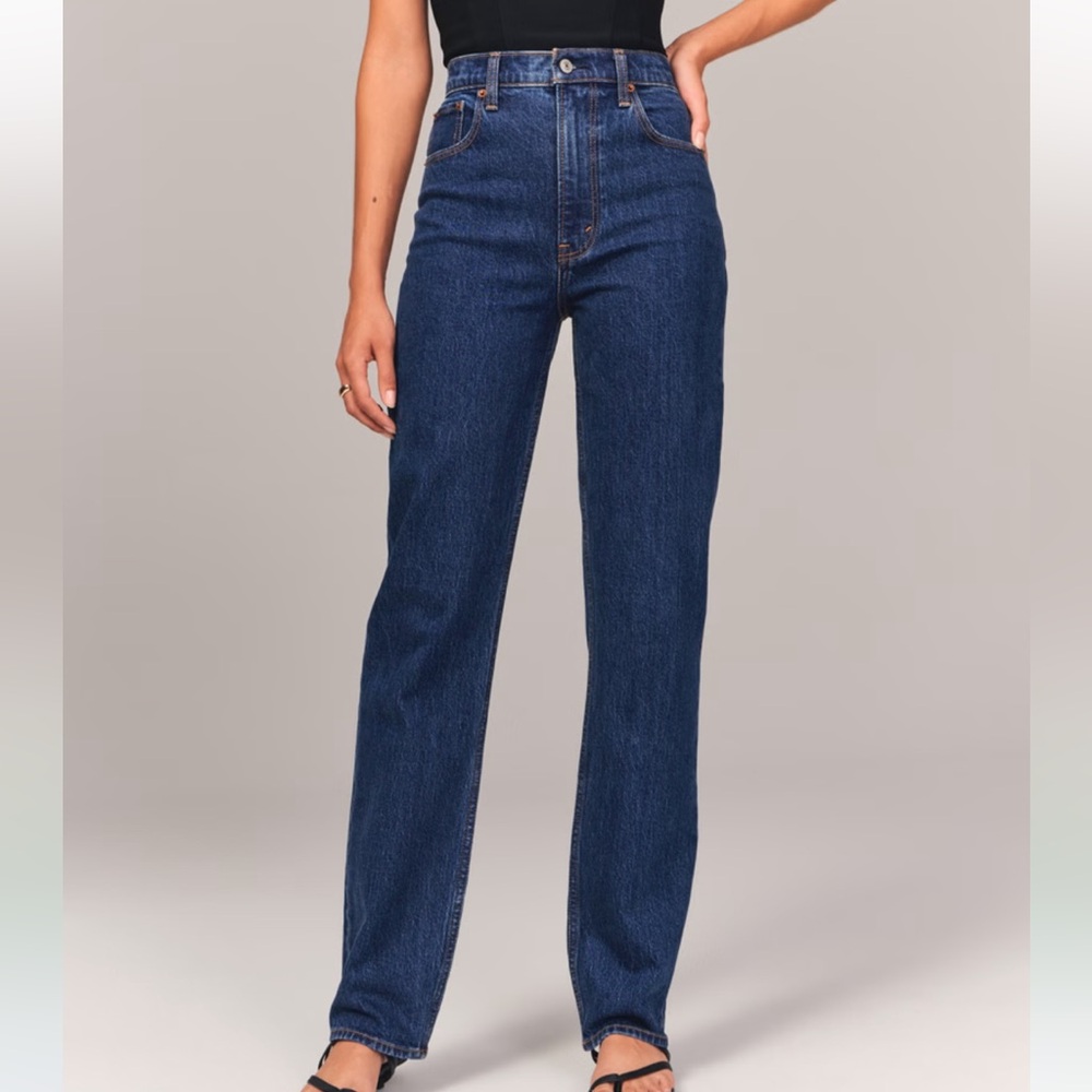 Abercrombie & Fitch, Ultra High Rise 90s Straight Jean, DARK 25 short